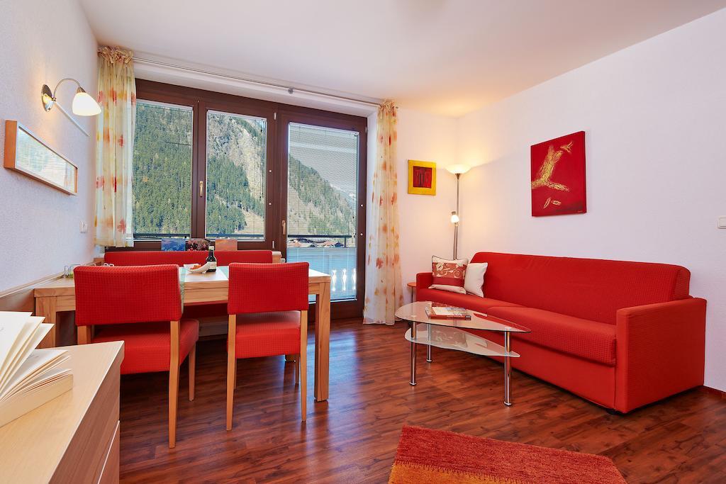 SkyLounge Mayrhofen Zimmer foto