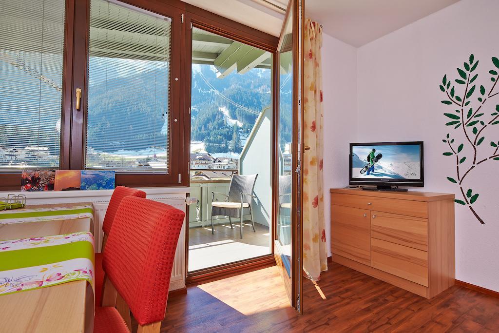 SkyLounge Mayrhofen Zimmer foto